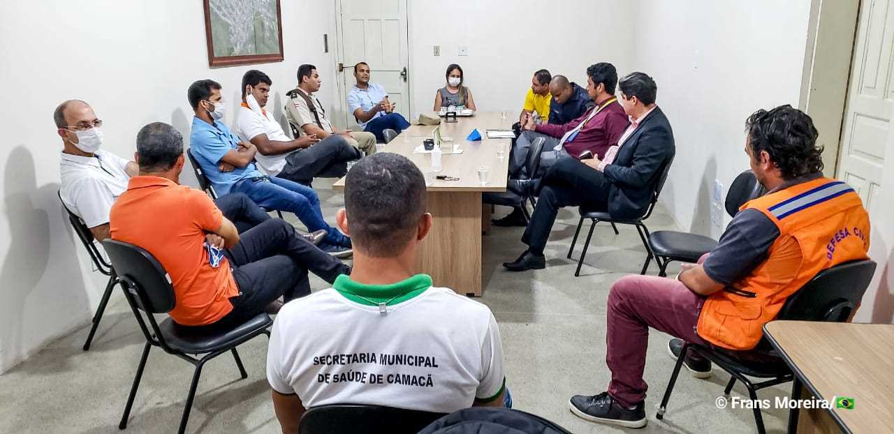 Camacã: Prefeitura se reúne com gerentes de Bancos da cidade para discutir contingências na organização do atendimento 
